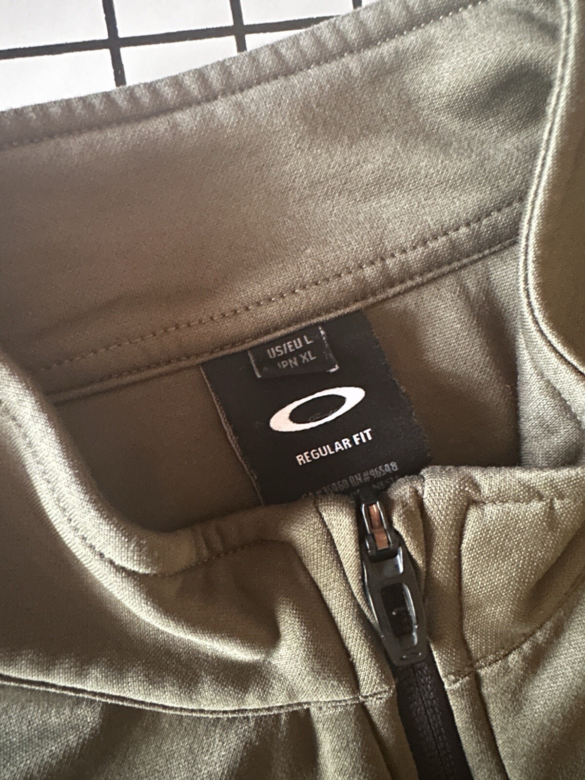 Green Oakley Size Large Jacket - image 3