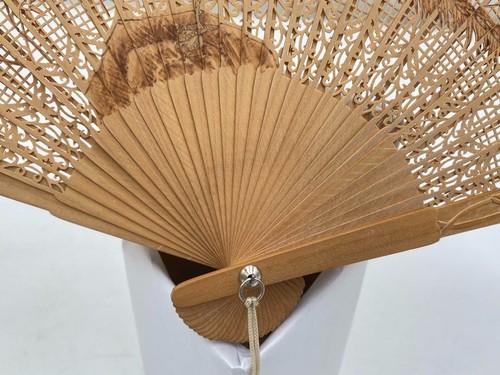Sandalwood fan with pheasant design and openwork Japanese Traditional Crafts - Picture 15 of 19
