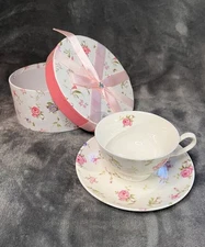 NIB New Wincy Casa Porcelain Teacup And Saucer Set - Bone China, Floral Design