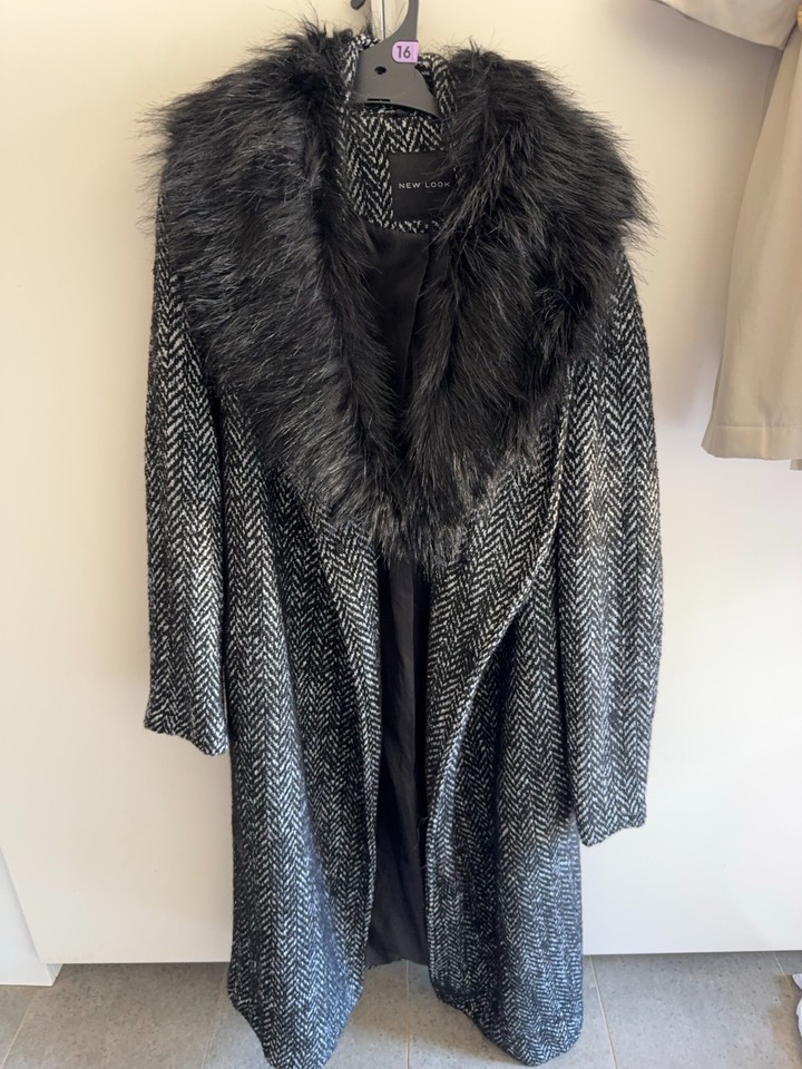Stylish Wool Blend Ladies Overcoat, New Look, Faux Fur Removable Collar, 12