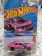 Hot Wheels Main Line 2020 Dodge Charger Hellcat With PROTECTOR CASE             