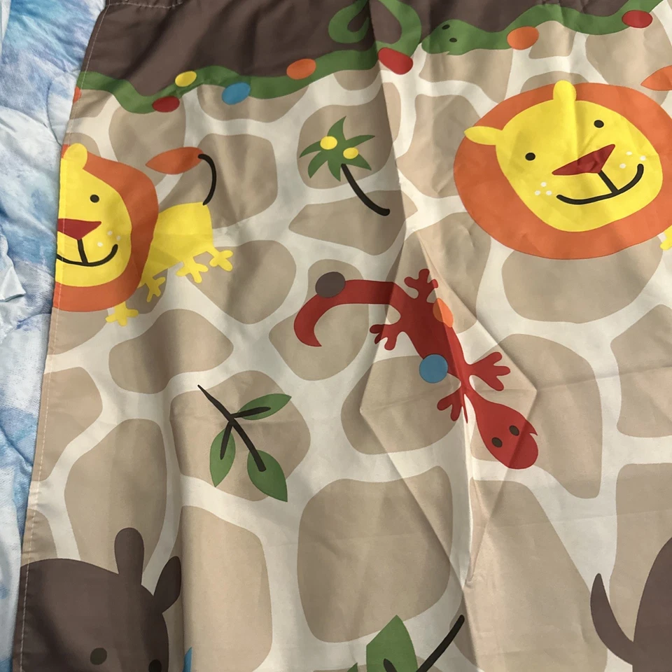 "Cortina de Ducha Infantil Jirafa Elefante León y Más Animales 72""x70""" Foto 2 de 4