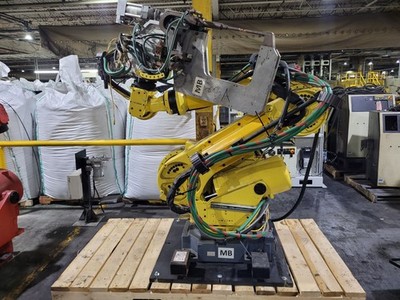 FANUC R-2000IA 210F ROBOT W/ R-J3IB CONTROLLER & ALUMINUM WELD GUN USED