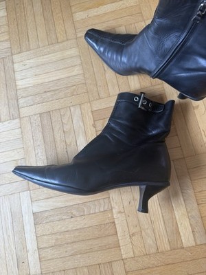 PRADA Stiefeletten schwarz Leder Ankle Boots Kitten Heel spitz Made in Italy
