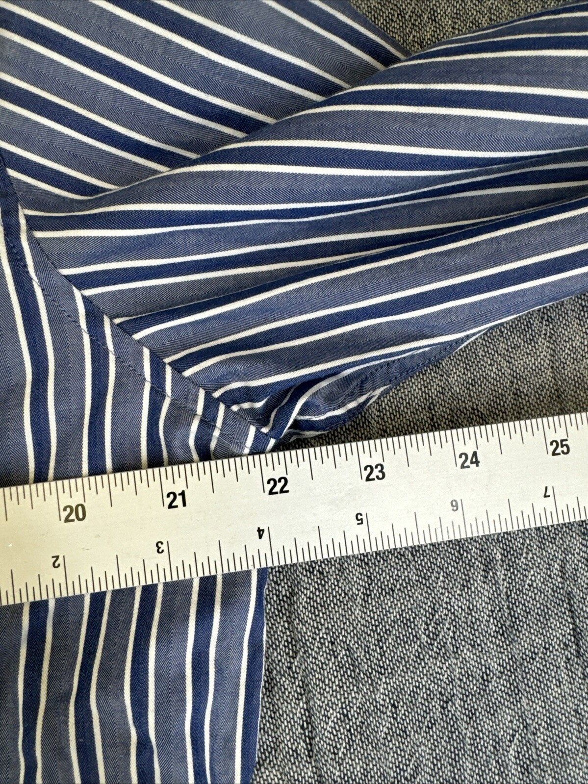 Hugo Boss Men’s Blue Striped Long Sleeve Dress Shirt Regular Fit Size XL thumbnail 4