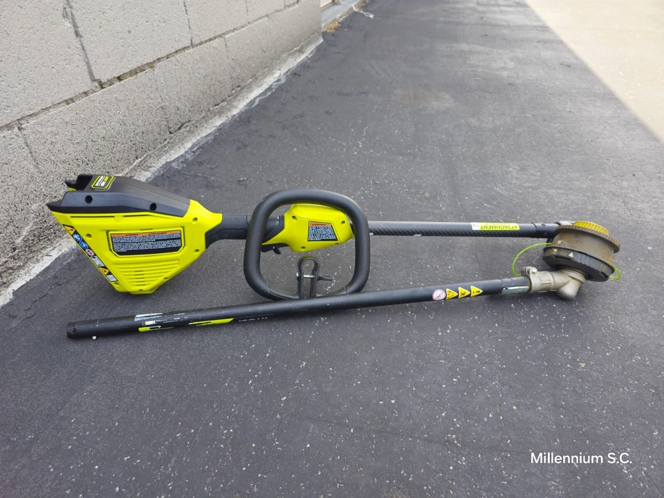 Recortadora de cuerda de eje de fibra de carbono sin escobillas Ryobi RY40HPST01 40V 16" (solo herramienta) Foto 3 de 4