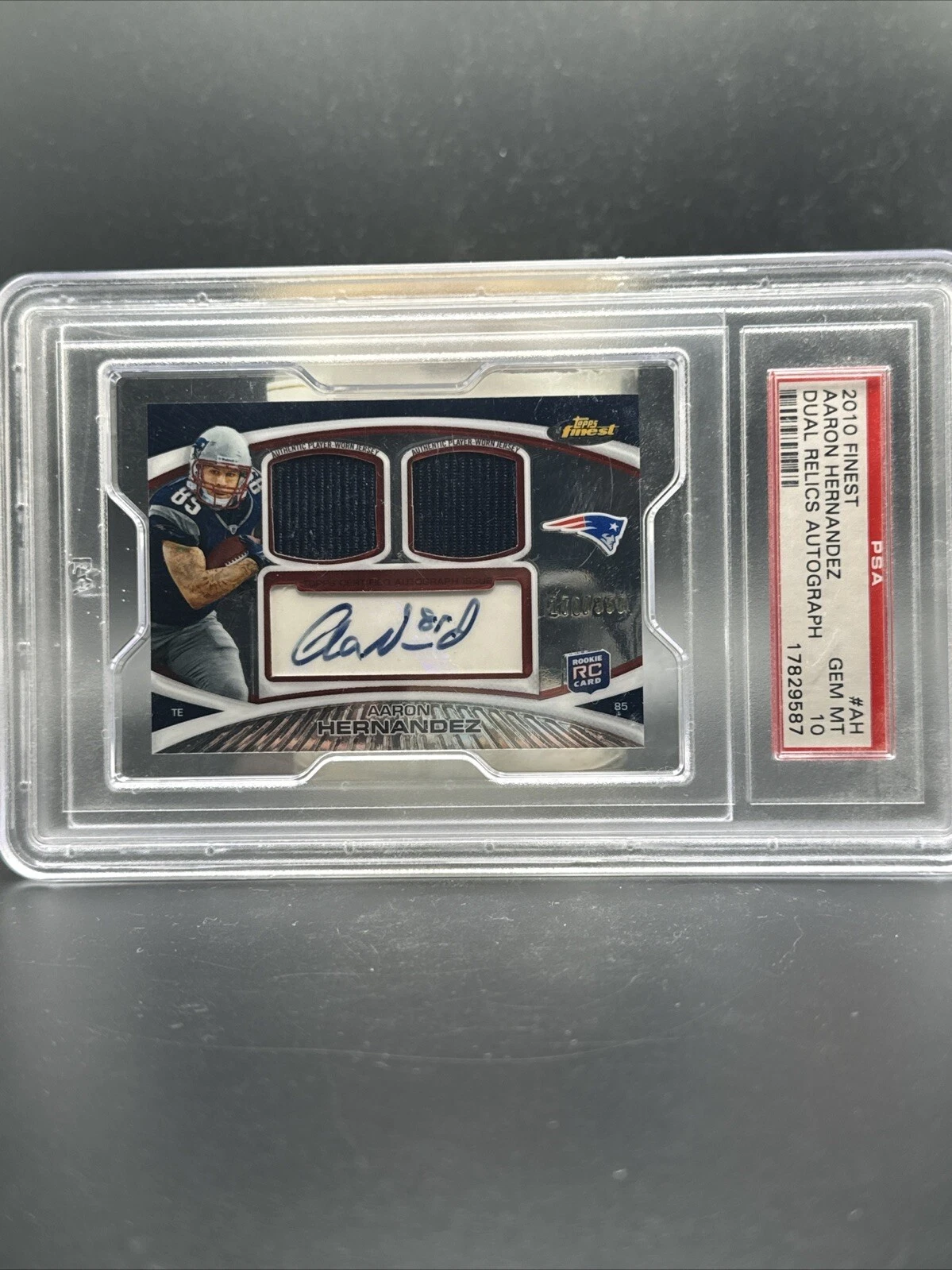 Aaron Hernandez Finest Dual Relics Autograph #AH Base