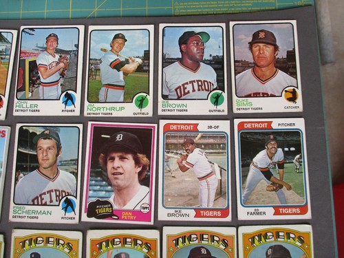 Carte da baseball vintage anni 70 DETROIT TIGERS, lotto di 44 carte - Foto 16 di 22
