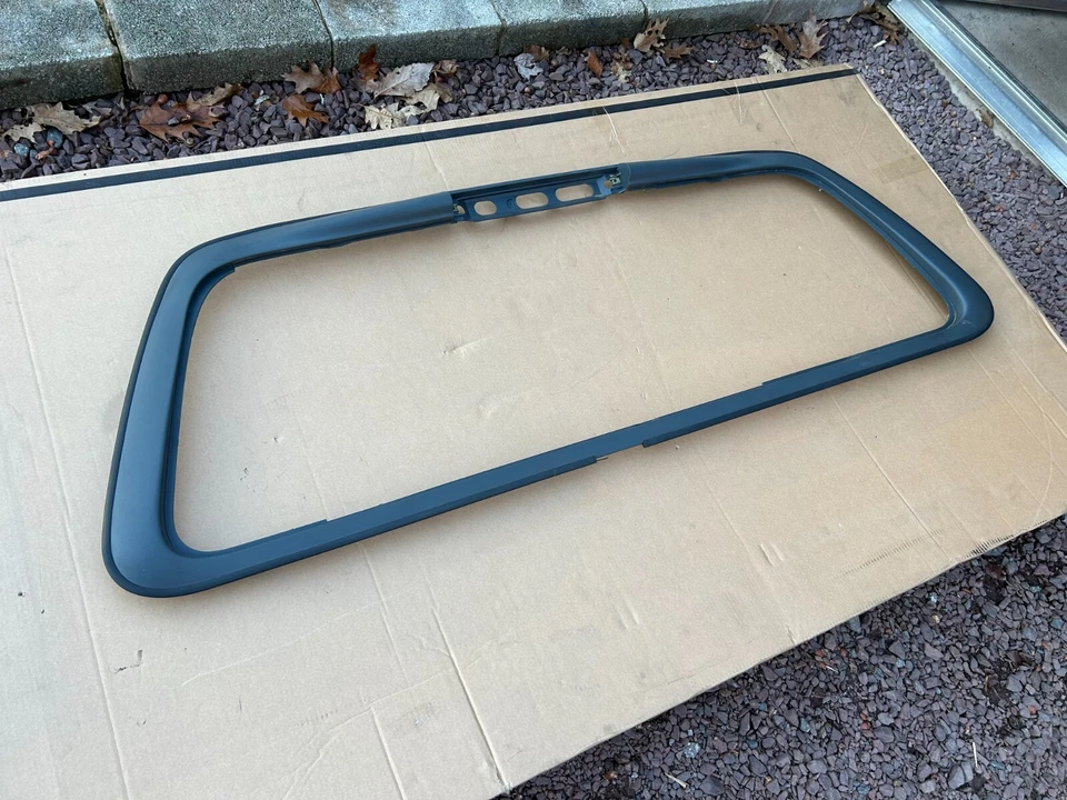 Ford F-150 97-03 solo cabina extendida - moldura ventana trasera - marco envolvente plástico Foto 4 de 4