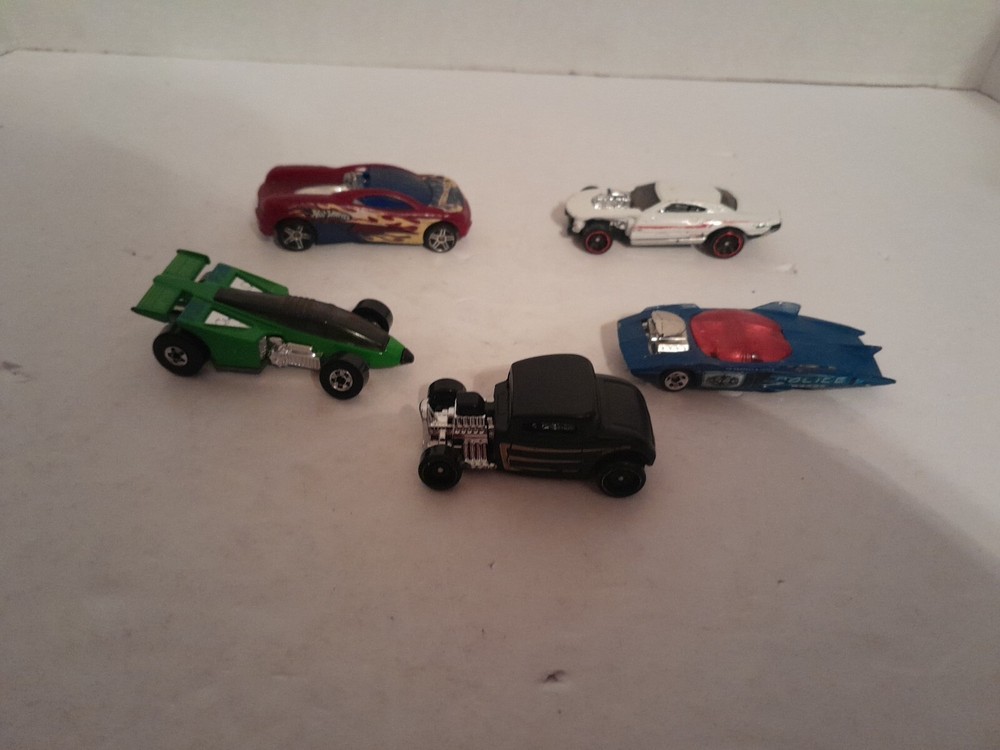 Lot Of 5 HotWheels Die-cast Toy Cars 1:64