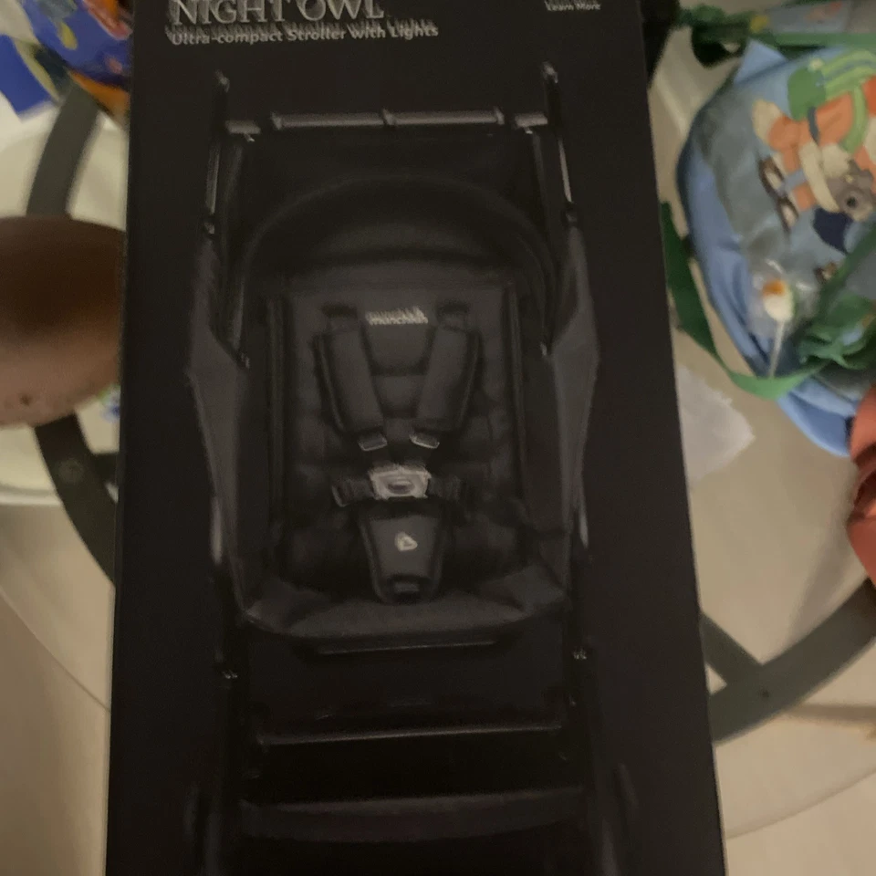 Munchkin Night Owl Ultra-compact Lightweight Stroller LED lights - Image 3 of 4