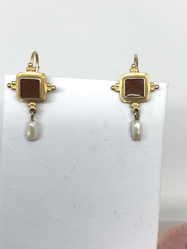 Vintage goldfarbene etruskische Ohrringe braun Emaille Kunstperlen baumeln unsigniert