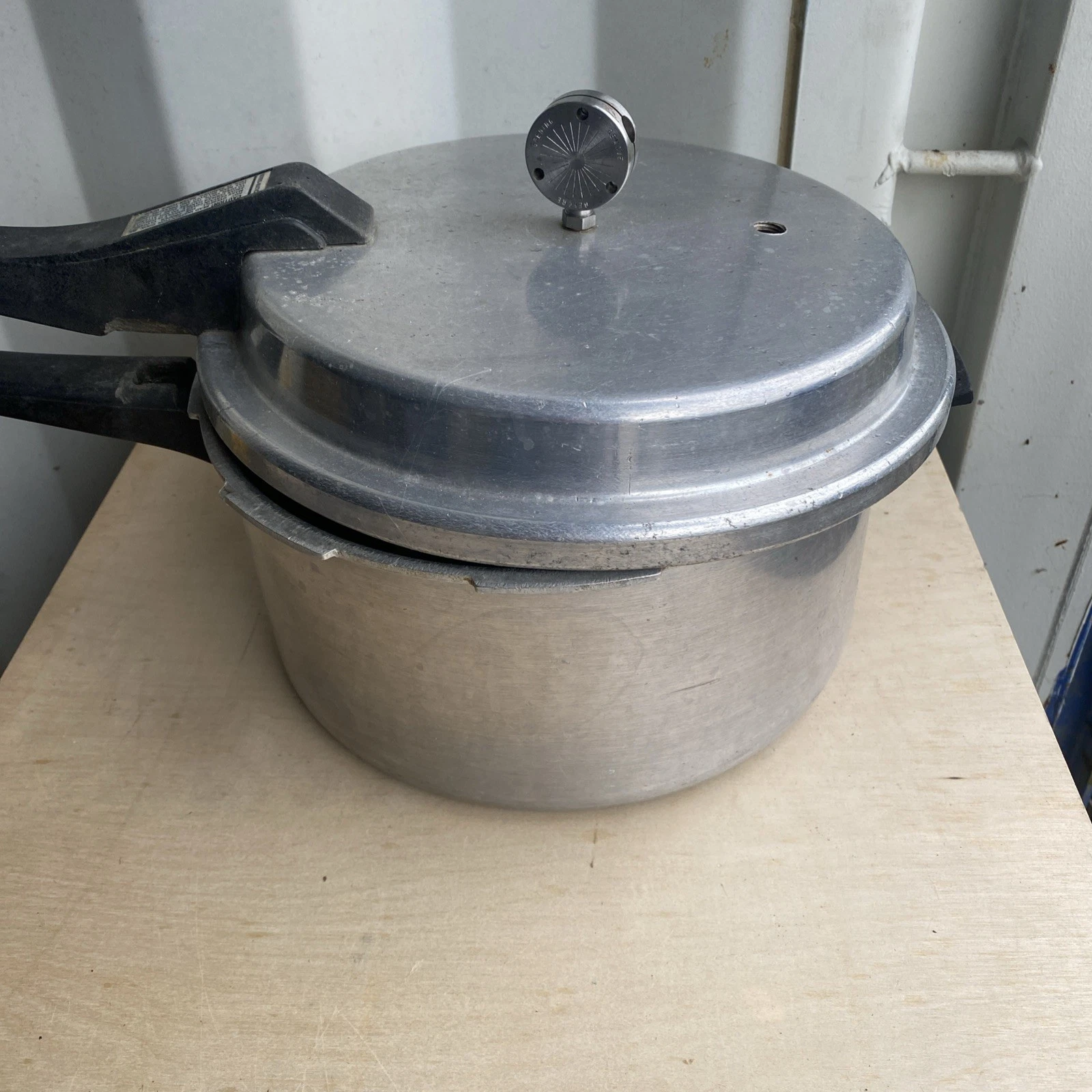 Vintage 6QT Mirro Matic Speed Pressure Cooker Canner Model M-0596 READ JIGGLER