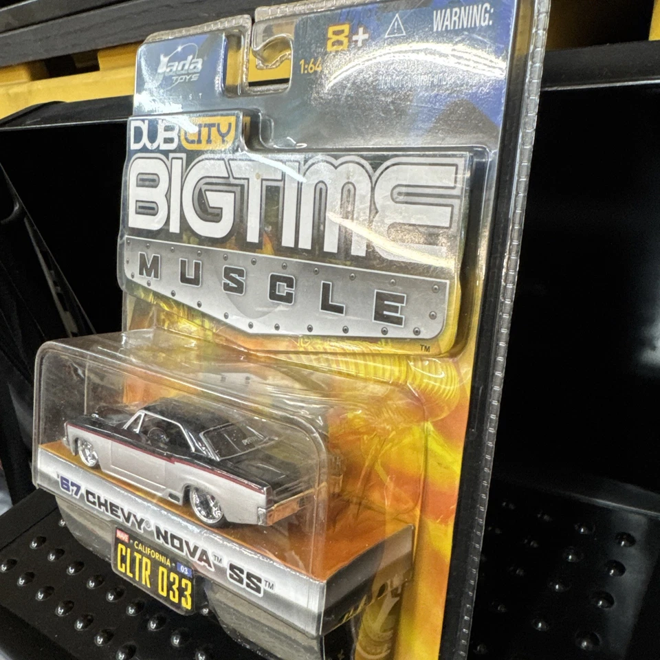 1967 雪佛兰 Nova SS,灰色和黑色 CLTR033,Big Time Muscle Dub City,1: 64 比例 — 第 2/3 张图片