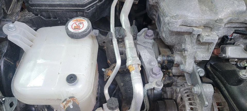 Cubierta de piso trasero Toyota Corolla 2020 cargo Foto 3 de 4