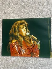 Mary Wilson of the Supremes 8" x 10" Autographed Color Photograph Dated 1994