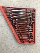 Milwaukee 48-22-9416 Ratcheting Combination Wrench Set of 5 Pieces