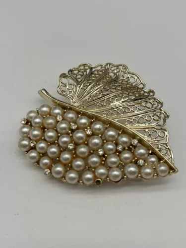 Vintage Lisner Faux Pearl Leaf Brooch Gold Tone Pin Estate Jewelry Fashion
