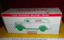2001 ERTL 1938 CHEVROLET DELIVERY PANEL VAN TRUCK 1/25 DIECAST BANK DISPLAY
