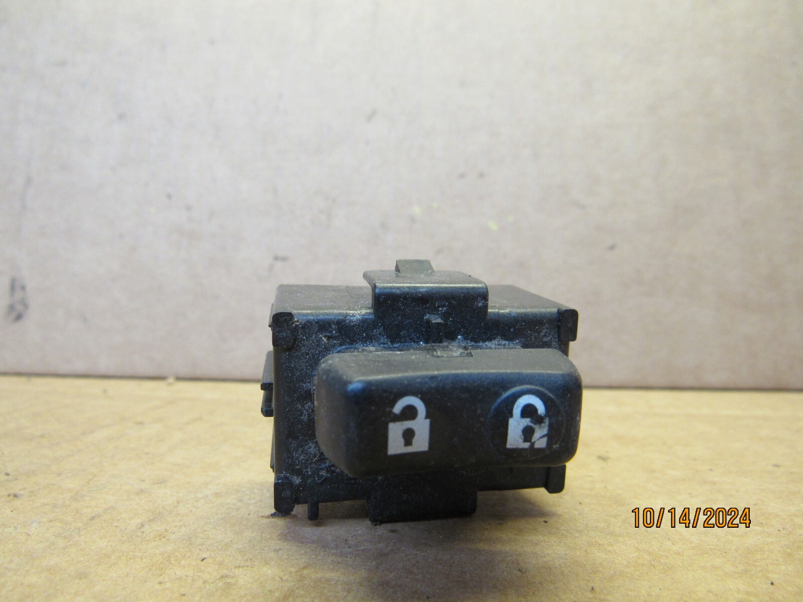 Picture 1 of 4