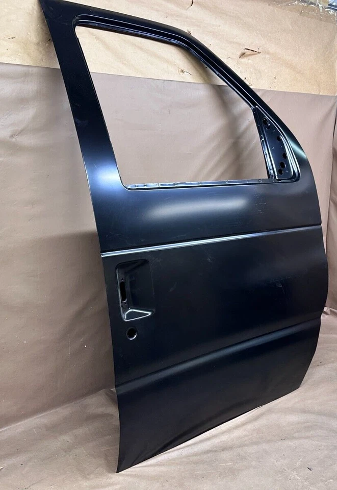 NEW Ford E-350 Super Duty 2002-2024 Ford 6C2Z1520124B Front Right Door Shell OEM Foto 2 de 4