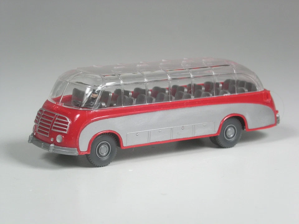 (YG-47) Wiking Kässbohrer Setra Reisebus mit Glasdach rot-silbern - Bild 1 von 1