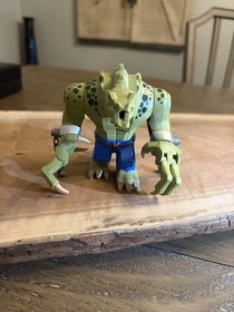 LEGO Batman Movie Killer Croc Minifigure Complete w/ Chains 70907 Authentic