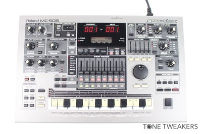 Roland MC-505 Groovebox synthesizer sequencer drum machine VINTAGE