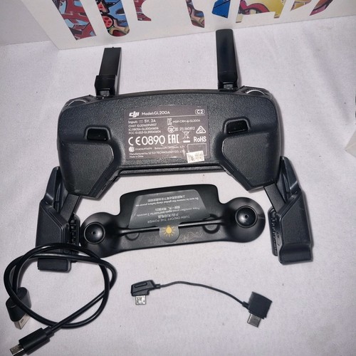 DJi Mavic Pro + 1 Battery, 12 Props, USB-C Cable, Sticker Kit, Carry Bag... - Picture 6 of 21