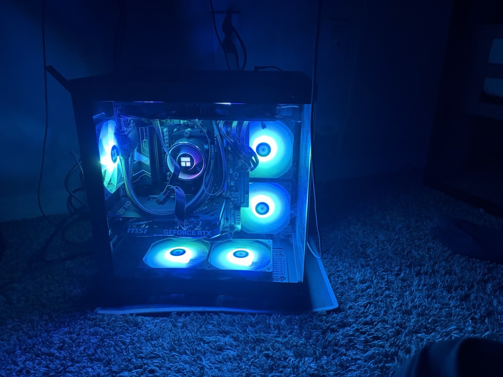 Gaming PC Ryzen 7 7800X3D 32GB RTX 4060 500GB NVMe Wi-Fi RGB