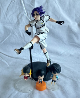 Sports Anime figure bundle: Blue Lock Haikyuu Iwatobi. 3 minfigures 1 figure