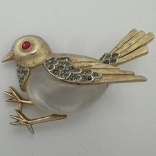 RARE VINTAGE TRIFARI GOLD TONE RHINESTONE LUCITE SONG BIRD BROOCH