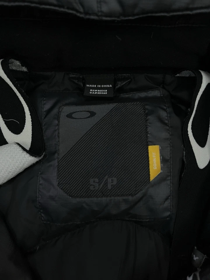 Vintage RARE Oakley Down Jacket Soft Wear Puffer Size small S Y2K Ski Snowboard - Image 4 of 4