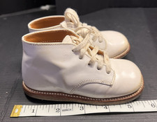 Size 3C: Vintage Buster Brown Baby Shoes - Leather - Unisex Girls Boys