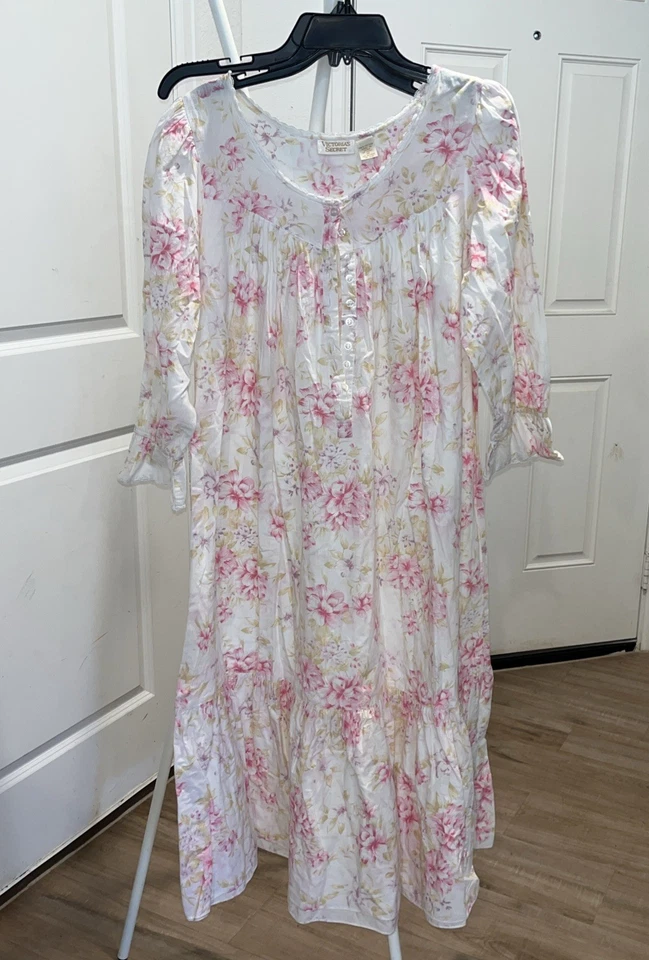 Camisón Victoria Secret Estampado Floral Cálido Acogedor Modesto Talla Med Algodón Dorado Laboratorio Foto 2 de 4