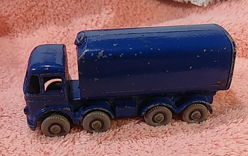 Vtg. Matchbox #10-C V.1 Sugar Container Truck, Crown Decal On Back Grey Wheels - Image 2 of 4