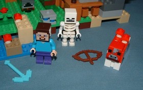 MINECRAFT, CRAFTING BOX 8 IN 1 SET 21116 - LEGO - 2014 - USED W/ MANUALS