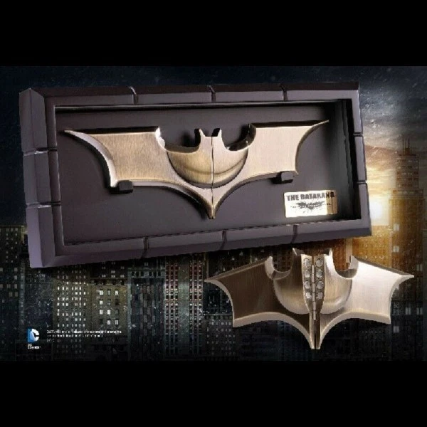 -=] NOBLE - DC Comics: The Dark Knight Rises - Batarang Réplica [=- - Imagen 3 de 3