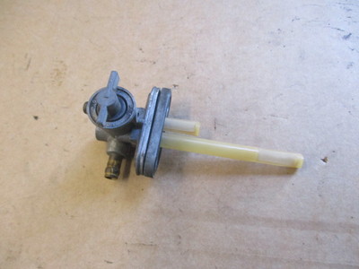 Benzinhahn für Suzuki 650 DR RS SE - SP42A - SP43A