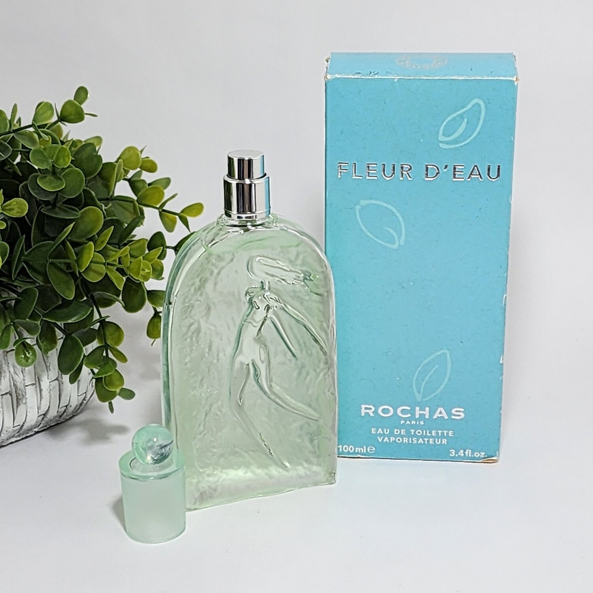 廃盤品　ROCHAS FLEUR D'EAU 30ml 本日限りのお値下げです Fleur D'Eau by Rochas Eau De Toilette Spray Perfume for