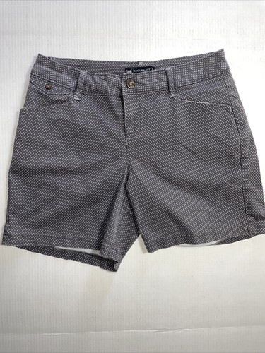 LEE Women’s Natural Fit Gray Polka Dot Shorts - 4 Medium