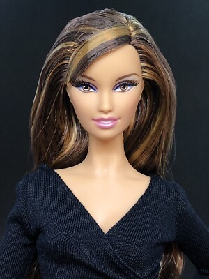 Barbie Basics Doll Model 02 Collection 001 Model Muse Lara Face