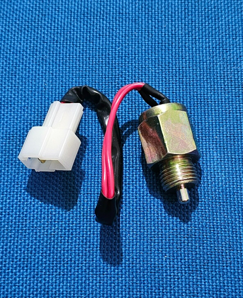 DAIHATSU FEROZA TAFT ROCKY FOURTRACK REVERSE LAMP LIGHT SWITCH NEW