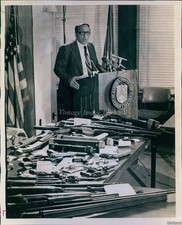 1977 Washington Dc Arthur Montuori Confiscated Weapons Photo 8X10