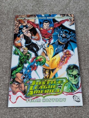 Justice League of America: Team History Hardcover DC Comics Robinson 1st Print