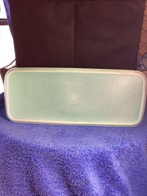 Vintage 1970 s Tupperware Judeite Green Bread/Vegetable/Celery Keeper 14 Inches 