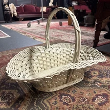Vintage WHITE WICKER BASKET WITH BAMBOO HANDLE Flower, Fruit Cottagecore
