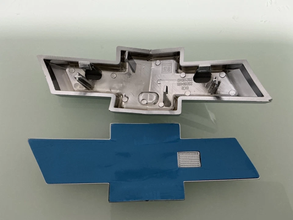 Nuevo para Chevy Chevrolet Camaro 2016-18 conjunto de emblema de pajarita delantera y trasera negra Foto 3 de 3