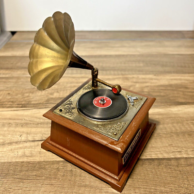 Vintage 1966 Gramy-Phone 8 Transistor Radio 517 Phonograph Horn