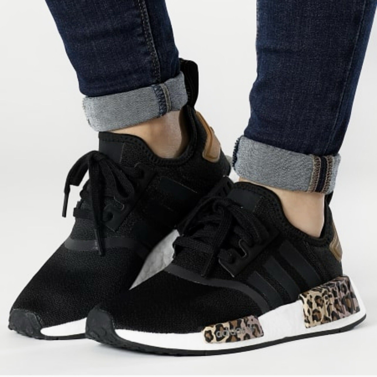 Женские кроссовки Adidas Originals NMD R1 для бега Черные кроссовки-кроссовочки #027